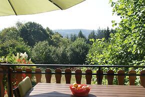 Spacious Chalet for 4 in Hommert