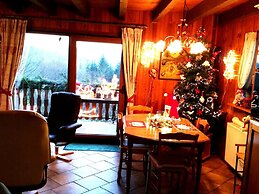 Spacious Chalet for 4 in Hommert