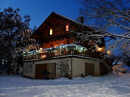 Spacious Chalet for 4 in Hommert