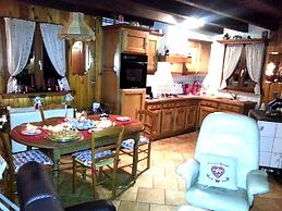 Spacious Chalet for 4 in Hommert