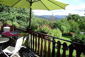 Spacious Chalet for 4 in Hommert