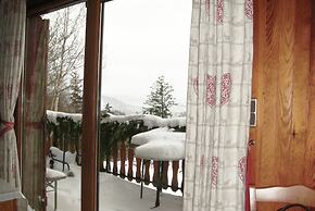 Spacious Chalet for 4 in Hommert