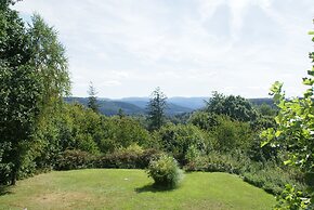 Spacious Chalet for 4 in Hommert