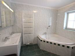 Luxurious Mansion in Goldegg