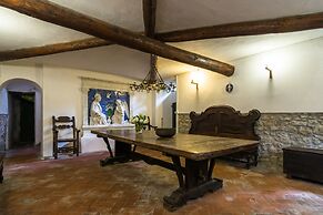 Holiday Home in Pistoia With Pool