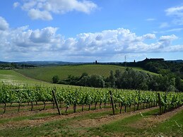 Belvilla by OYO Total Nisa