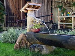 Cozy Apartment in Mühlbach with Garden near Ski Slopes