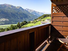 Cozy Apartment in Mühlbach with Garden near Ski Slopes