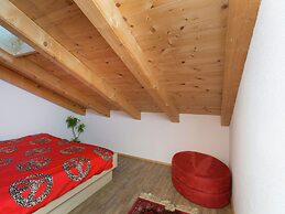 Apartment With Terrace in Aschau im Zillertal