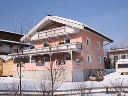 Apartment With Terrace in Aschau im Zillertal