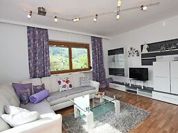 Spacious Apartment in Stumm