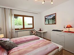 Spacious Apartment in Stumm