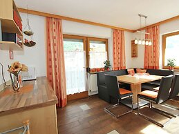 Spacious Apartment in Stumm