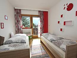Spacious Apartment in Stumm