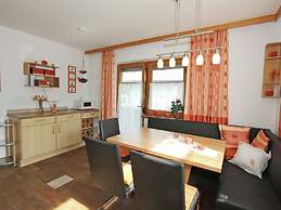 Spacious Apartment in Stumm