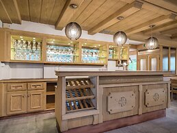 Large Luxury Chalet near Ski Area Zillerarena Königsleiten