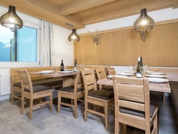 Large Luxury Chalet near Ski Area Zillerarena Königsleiten