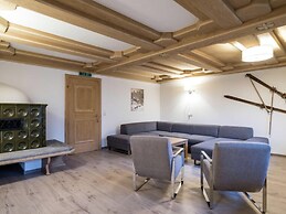 Large Luxury Chalet near Ski Area Zillerarena Königsleiten