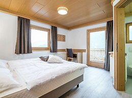 Large Luxury Chalet near Ski Area Zillerarena Königsleiten