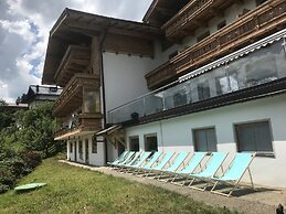 Large Luxury Chalet near Ski Area Zillerarena Königsleiten