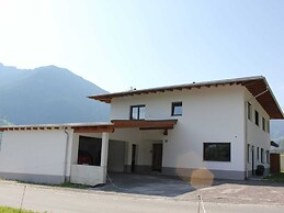 Apartment in Mayrhofen With Garden