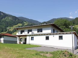 Apartment in Mayrhofen With Garden