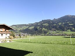 Apartment in Mayrhofen With Garden