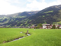 Beautiful Apartment in Fugen / Zillertal