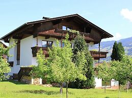 Beautiful Apartment in Fugen / Zillertal
