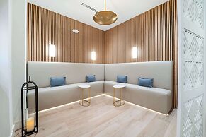 THesis Hotel Miami Coral Gables, Curio Collection by Hilton