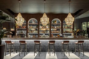 THesis Hotel Miami Coral Gables, Curio Collection by Hilton