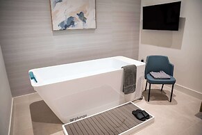 THesis Hotel Miami Coral Gables, Curio Collection by Hilton