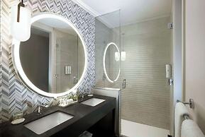THesis Hotel Miami Coral Gables, Curio Collection by Hilton