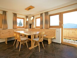 Gorgeous Chalet with Hot Tub in Tyrol