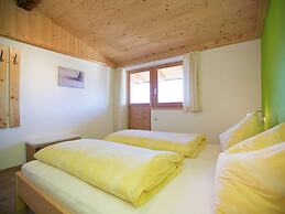 Gorgeous Chalet with Hot Tub in Tyrol