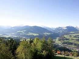 Gorgeous Chalet with Hot Tub in Tyrol
