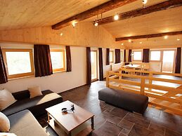 Gorgeous Chalet with Hot Tub in Tyrol