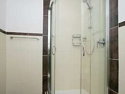 Gorgeous Chalet with Hot Tub in Tyrol