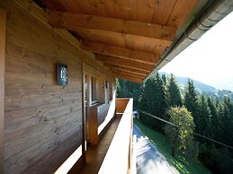 Gorgeous Chalet with Hot Tub in Tyrol