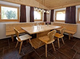 Gorgeous Chalet with Hot Tub in Tyrol