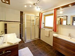 Gorgeous Chalet with Hot Tub in Tyrol