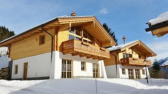 Premium Chalet With Sauna on a Sunny Slope