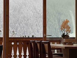 Premium Chalet With Sauna on a Sunny Slope