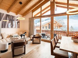 Premium Chalet With Sauna on a Sunny Slope