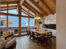 Premium Chalet With Sauna on a Sunny Slope