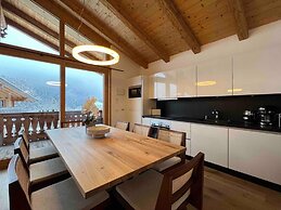 Premium Chalet With Sauna on a Sunny Slope