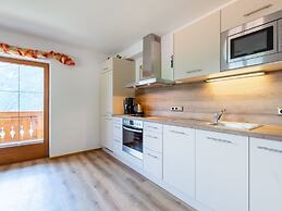 Cozy Apartment With Mountain Views