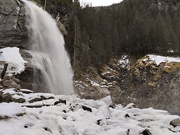 Cozy Apartment With Mountain Views
