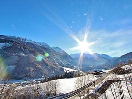 Cozy Apartment With Mountain Views