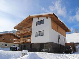 Chalet in Saalbach-hinterglemm With Sauna